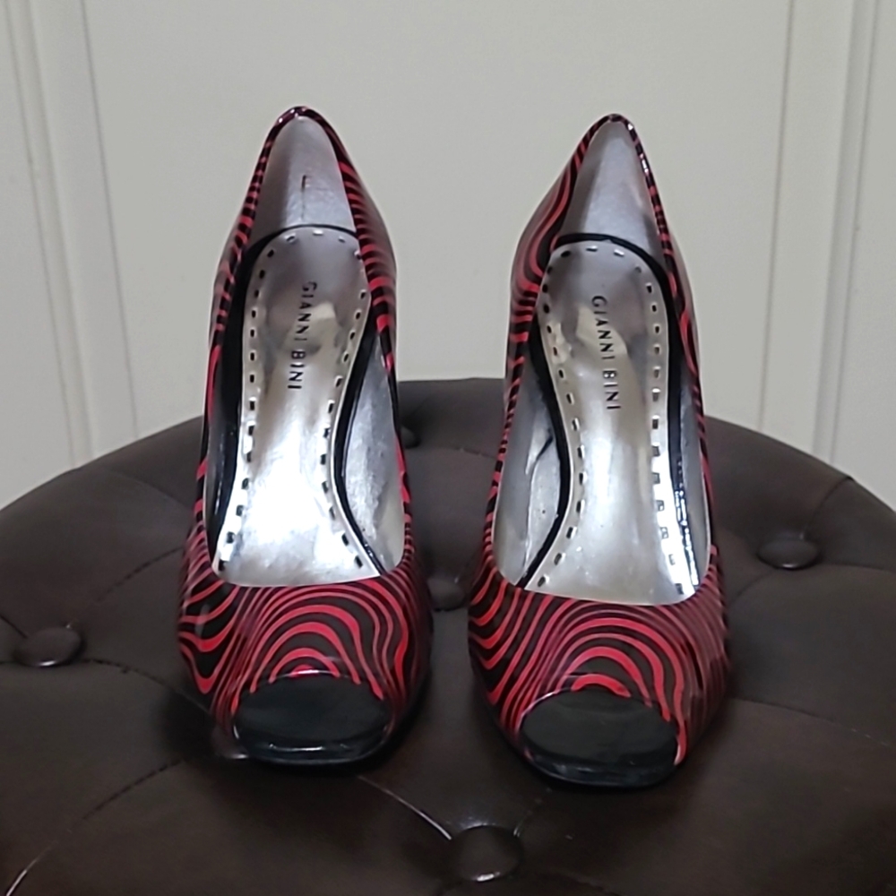 Gianni Bini Hot Pink/Black Patent Leather Heels